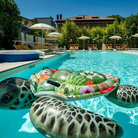 Hotel Tre Rose Риччоне Екстер'єр фото