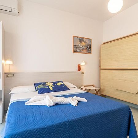 Hotel Tre Rose Риччоне Екстер'єр фото