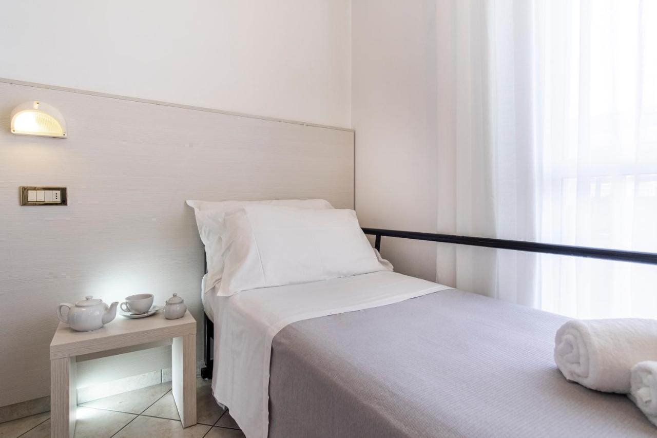Hotel Tre Rose Риччоне Екстер'єр фото