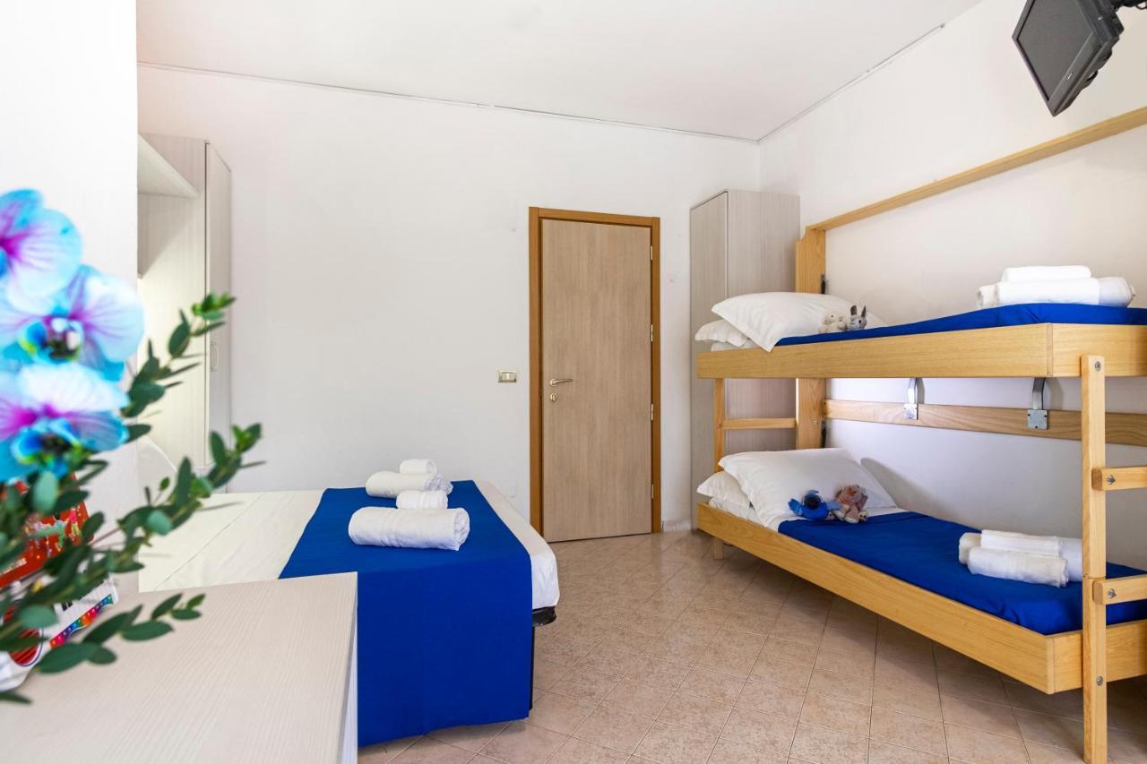 Hotel Tre Rose Риччоне Екстер'єр фото