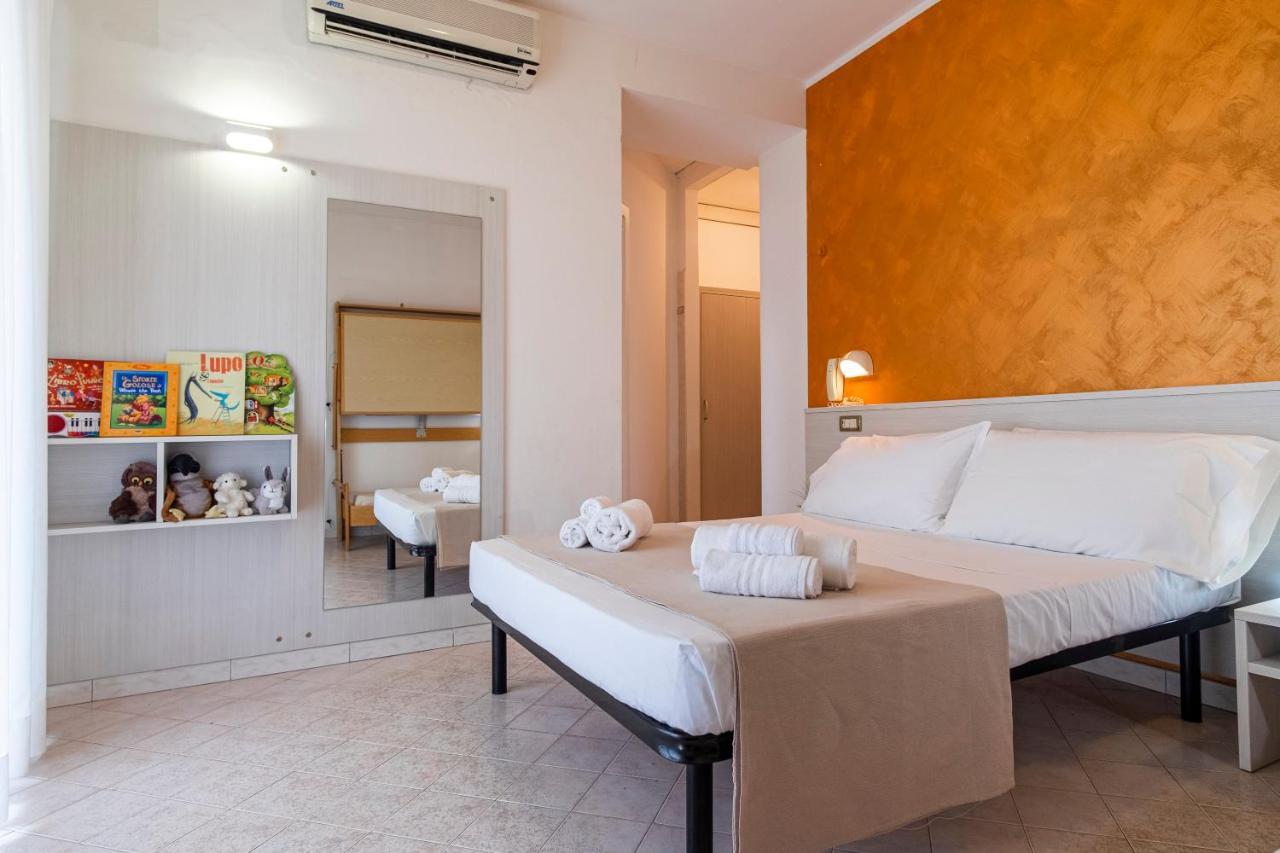 Hotel Tre Rose Риччоне Екстер'єр фото