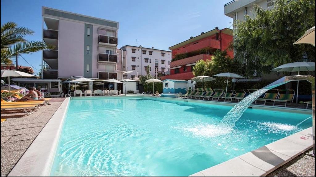 Hotel Tre Rose Риччоне Екстер'єр фото