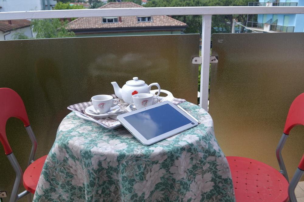 Hotel Tre Rose Риччоне Екстер'єр фото