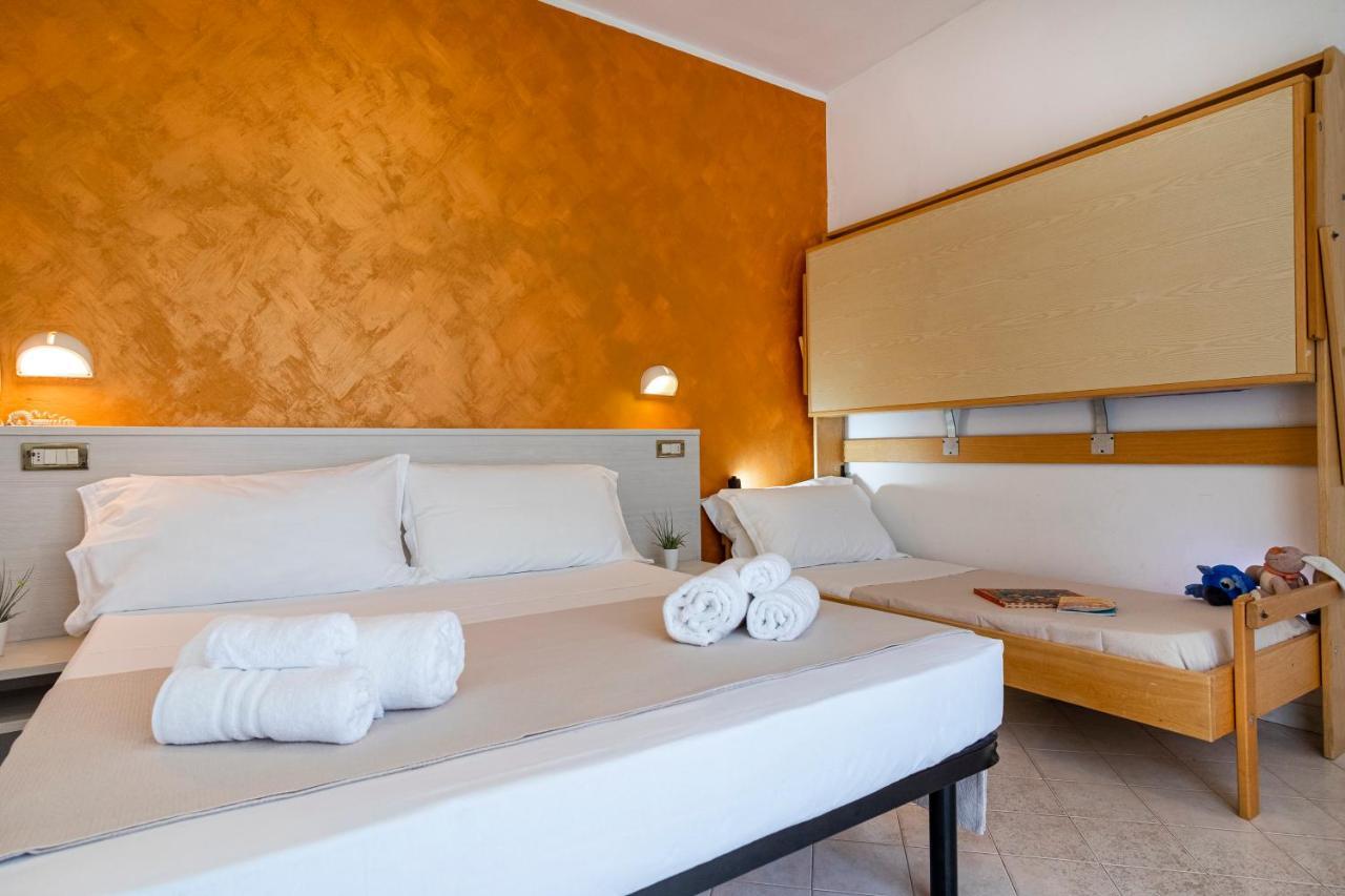 Hotel Tre Rose Риччоне Екстер'єр фото